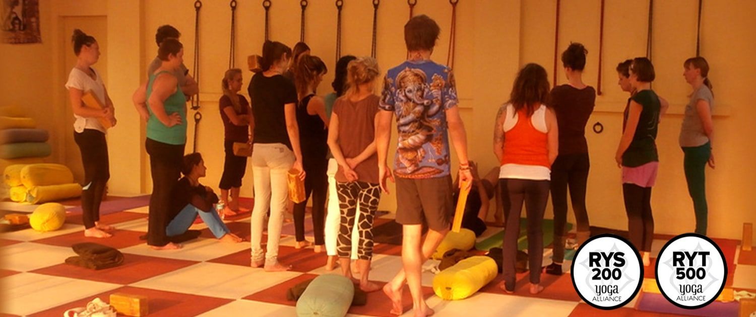 Props Yoga Teacher Training - Yoga Sadha India Rishikesh, Delhi